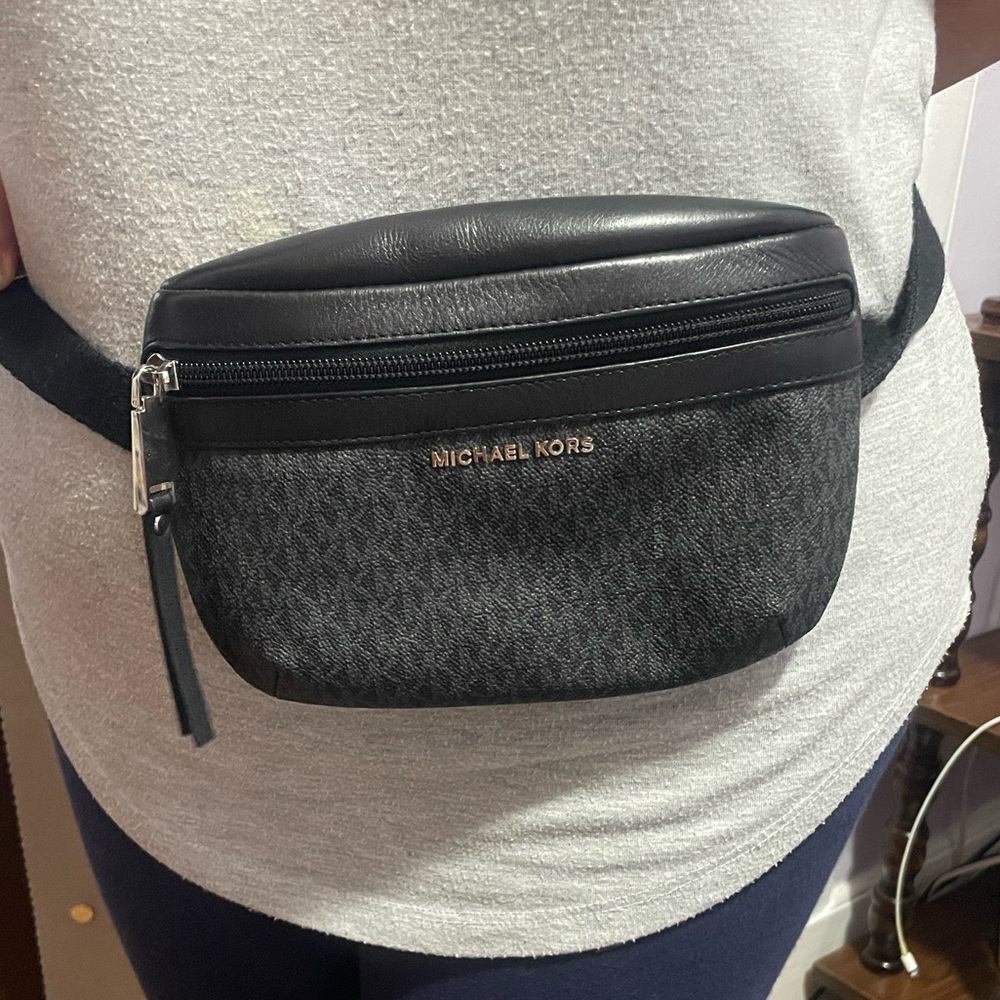 Michael Kors Black Belt Bag